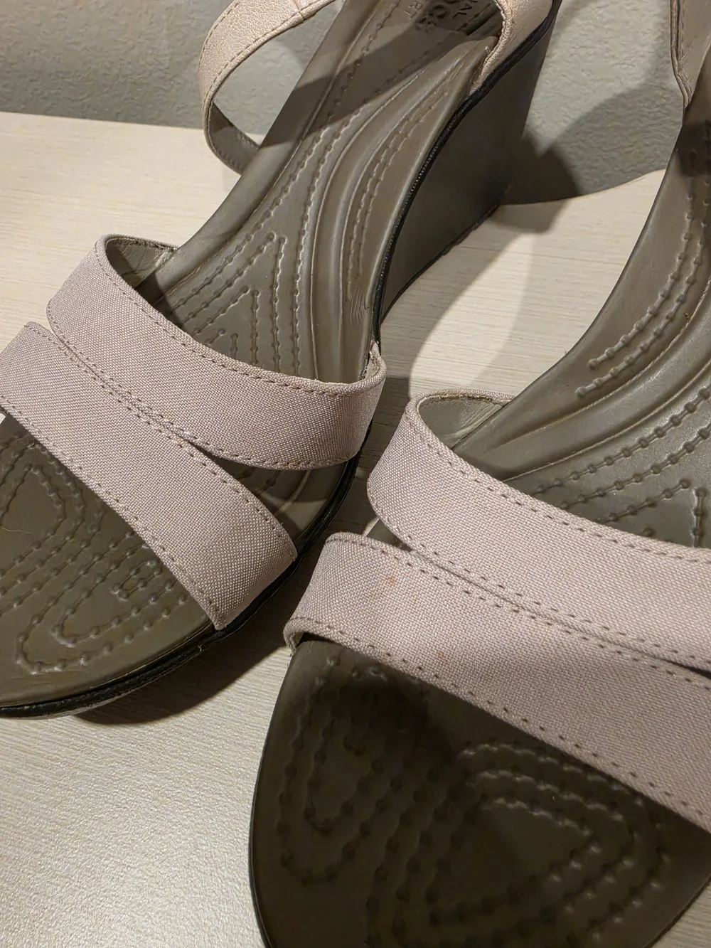 CROCS Women's Beige Ankle-Strap Wedge Sandals